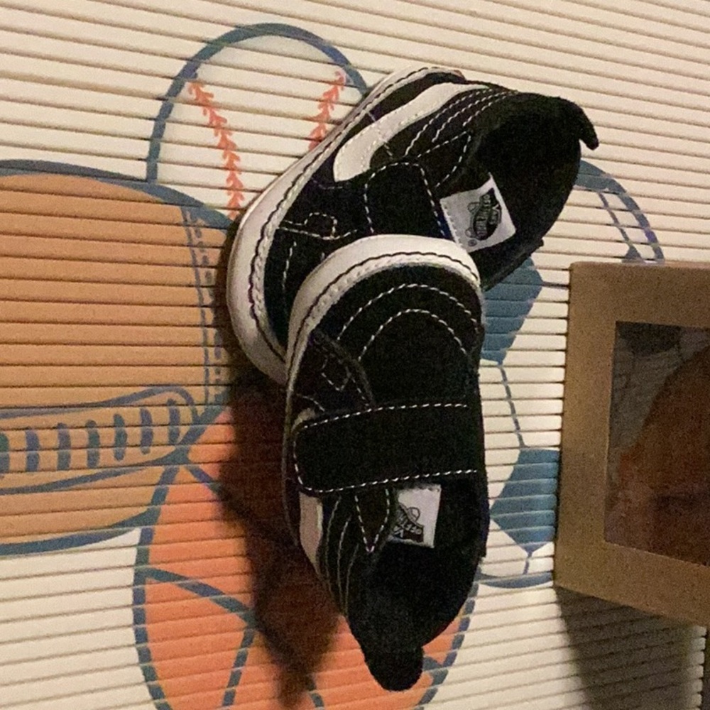 Vans SK8-Hi Crib Sneaker size 2